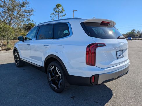 New 2025 Kia Telluride S image 7