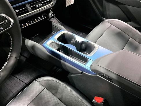 New 2026 Chevrolet Equinox EV LT image 8