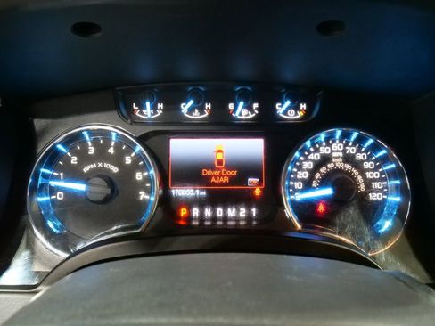 Used 2011 Ford F150 XLT w/ XLT Chrome Pkg image 36