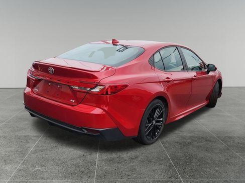 Certified 2025 Toyota Camry SE FWD image 7