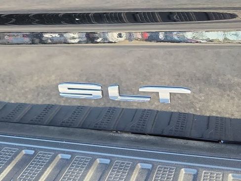 Certified 2025 GMC Sierra 1500 SLT image 8