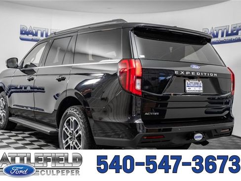 New 2025 Ford Expedition Active image 4