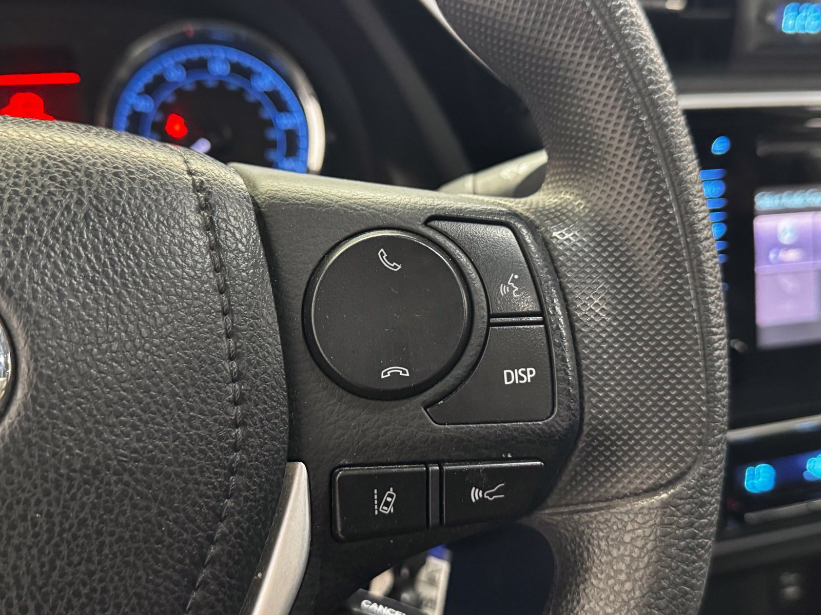 Used 2019 Toyota Corolla LE FWD image 19