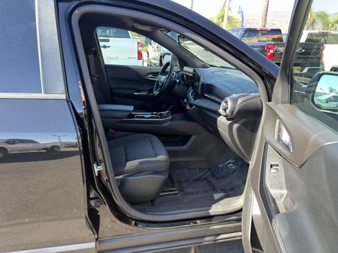 Used 2026 Chevrolet Equinox LT FWD image 10