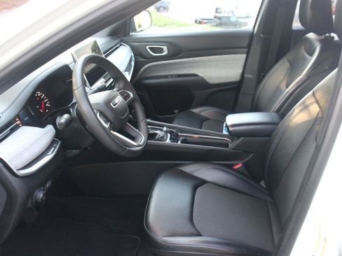 Used 2024 Jeep Compass Latitude AWD/4WD image 14