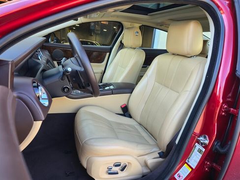Used 2012 Jaguar XJ RWD image 15