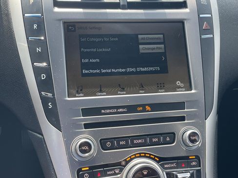 Used 2018 Lincoln MKZ Select w/ Select Plus Package FWD image 8