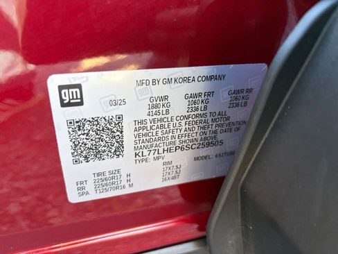 Used 2025 Chevrolet Trax LT image 27