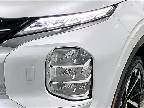 Used 2022 Mitsubishi Outlander SE image 33