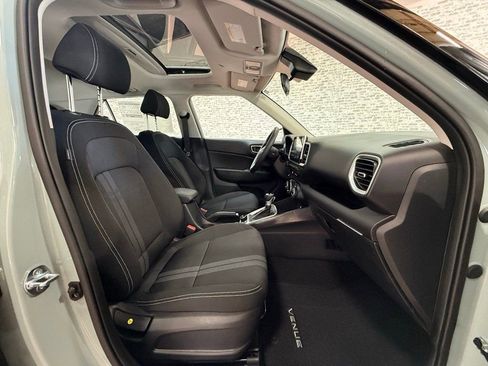 New 2026 Hyundai Venue SEL image 18