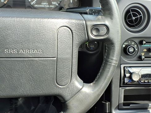 Used 1997 MAZDA MX-5 Miata RWD image 11