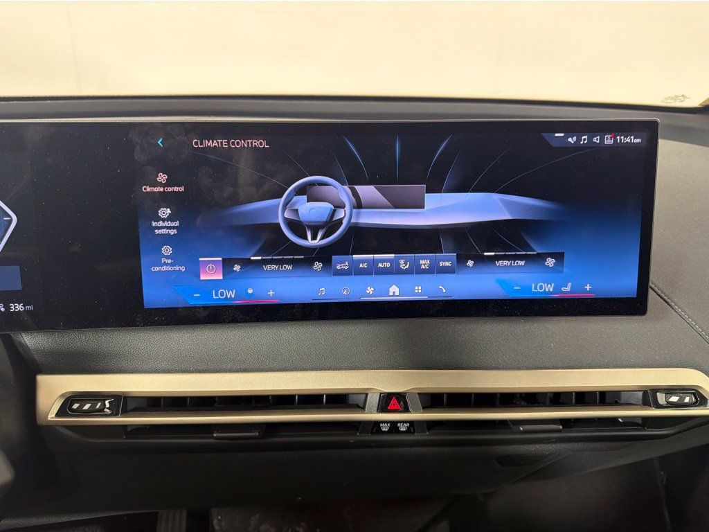 Used 2024 BMW iX xDrive50 AWD/4WD image 27