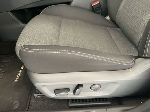 Used 2023 Nissan Rogue SV image 12