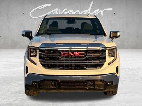 Used 2025 GMC Sierra 1500 SLT RWD image 18