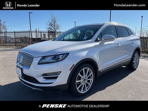 Used 2019 Lincoln MKC Reserve image 1