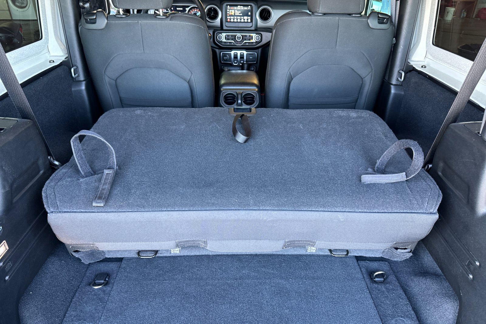 Used 2022 Jeep Wrangler Sport AWD/4WD image 15