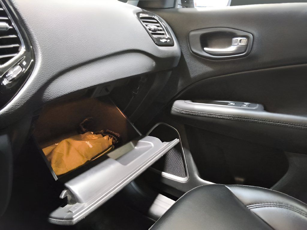 Used 2020 Jeep Compass Latitude FWD image 23