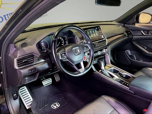Used 2018 Honda Accord Sport image 17