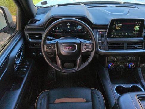 Used 2024 GMC Yukon AT4 w/ Technology Package AWD/4WD image 15