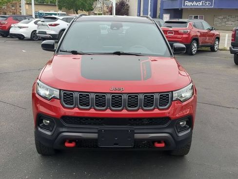 Used 2025 Jeep Compass Trailhawk AWD/4WD image 9
