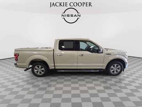 Used 2018 Ford F150 XLT w/ Equipment Group 302A Luxury RWD image 4