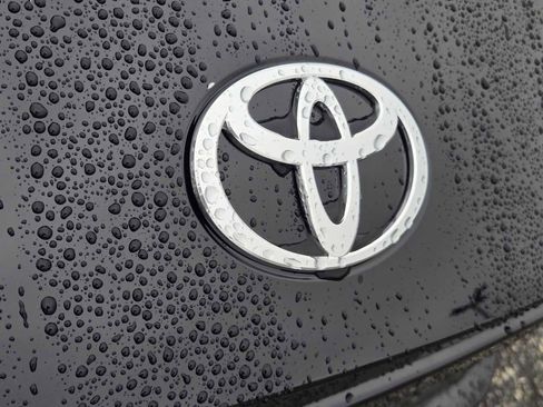 New 2026 Toyota Camry SE image 16