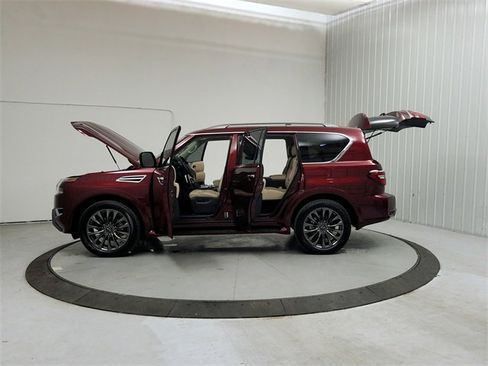 Used 2024 Nissan Armada Platinum w/ Captain's Chairs Package image 12