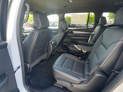 Used 2025 Buick Enclave Sport Touring FWD image 10