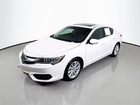 Used 2018 Acura ILX image 3