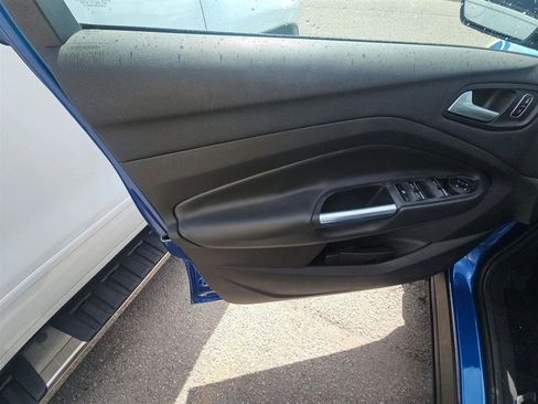 Used 2017 Ford Escape SE w/ Equipment Group 201A FWD image 15