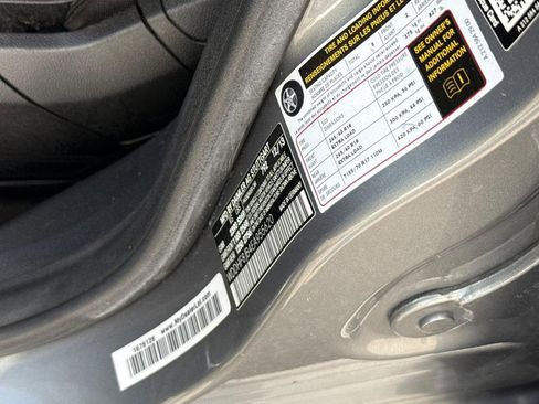 Used 2014 Mercedes-Benz E 350 4MATIC Sedan image 20
