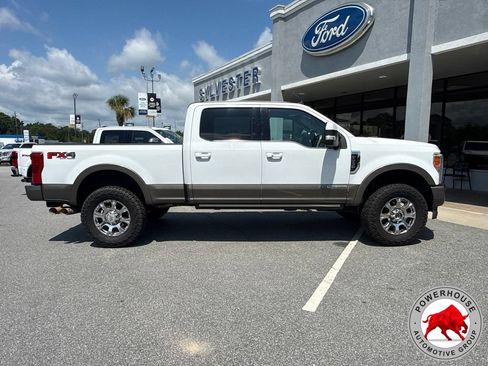 Used 2019 Ford F250 King Ranch w/ King Ranch Ultimate Package AWD/4WD image 4