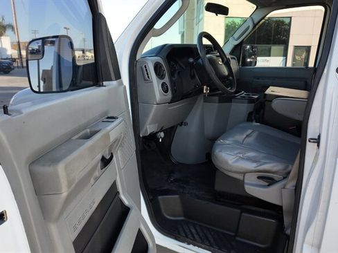 Used 2013 Ford E-150 and Econoline 150 w/ PWR Group image 10