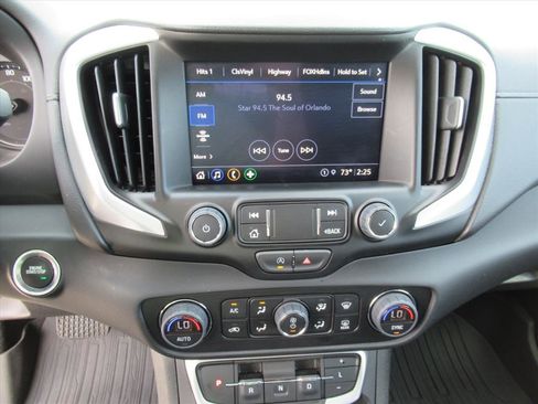 Used 2023 GMC Terrain SLT w/ Elevation Edition image 27