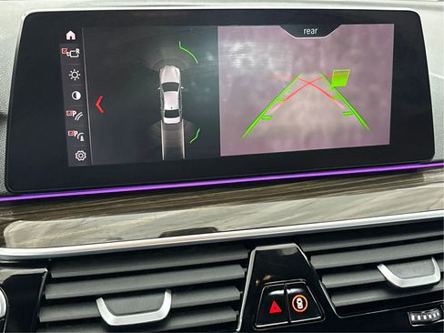 Used 2019 BMW 530i xDrive w/ Convenience Package image 38