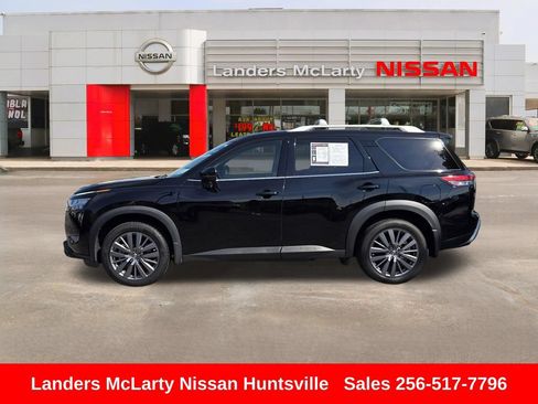 Used 2023 Nissan Pathfinder SL w/ SL Premium Package FWD image 8