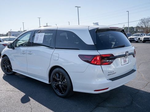 Used 2023 Honda Odyssey Sport image 3