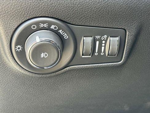 New 2026 Jeep Compass Latitude image 22