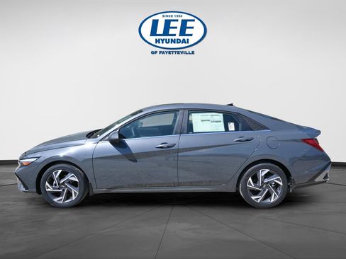 New 2025 Hyundai Elantra Limited image 6