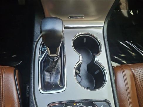 Used 2021 Jeep Grand Cherokee Overland image 12