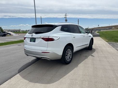 Used 2024 Buick Enclave Premium AWD/4WD image 3