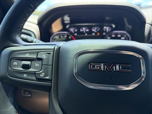 Used 2022 GMC Sierra 1500 AT4 w/ AT4 Premium Package AWD/4WD image 28