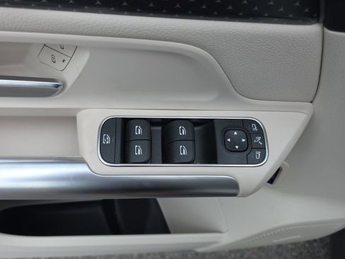 Certified 2025 Mercedes-Benz GLA 250 4MATIC image 12