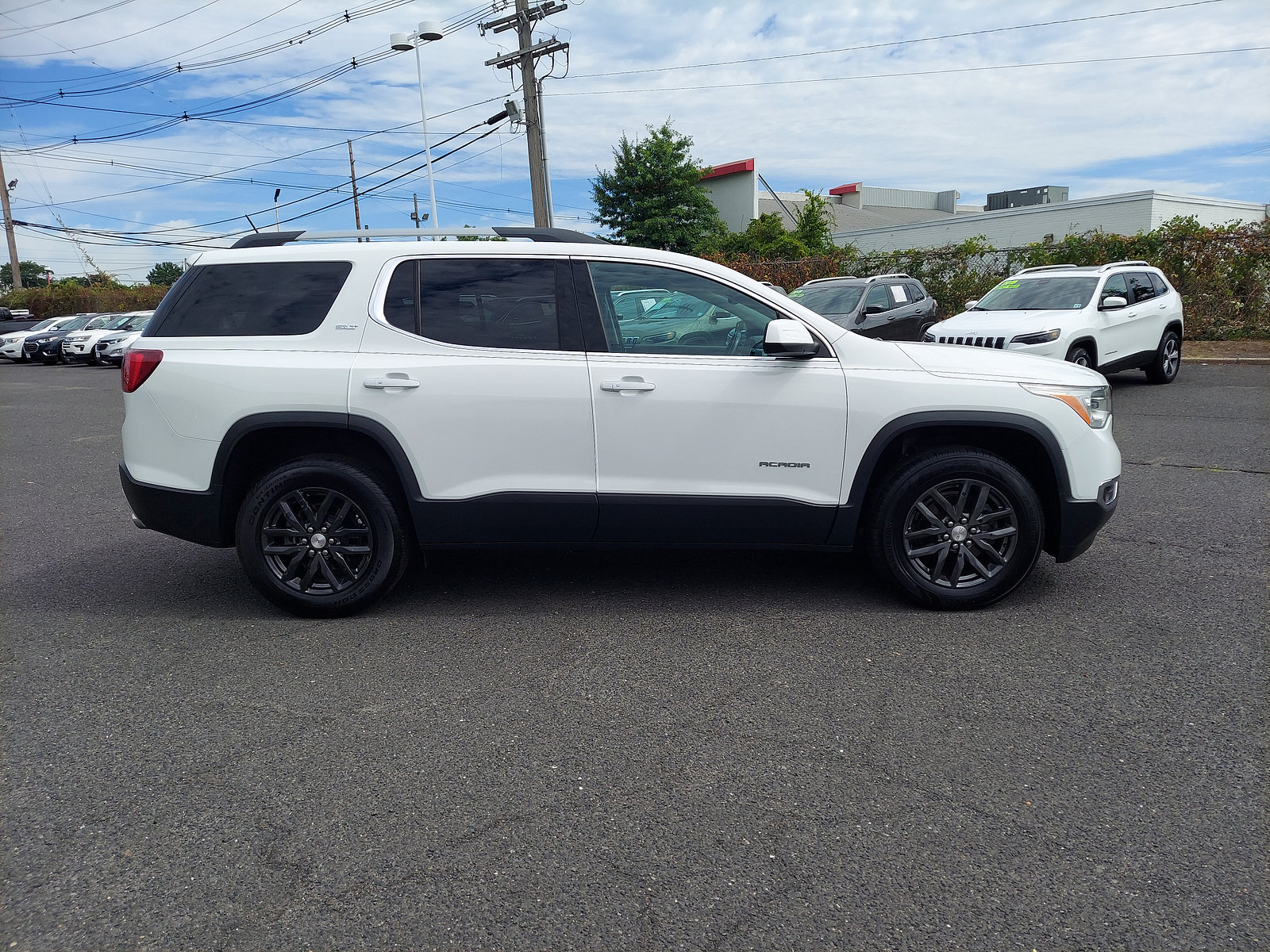 Used 2019 GMC Acadia SLT w/ LPO, Floor Liner Package FWD image 7