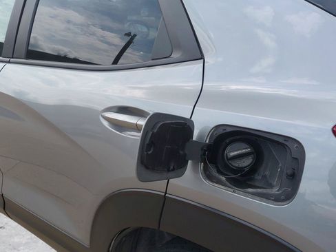 Used 2025 Chevrolet TrailBlazer LT AWD/4WD image 21