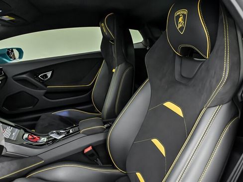 Used 2021 Lamborghini Huracan EVO RWD image 25
