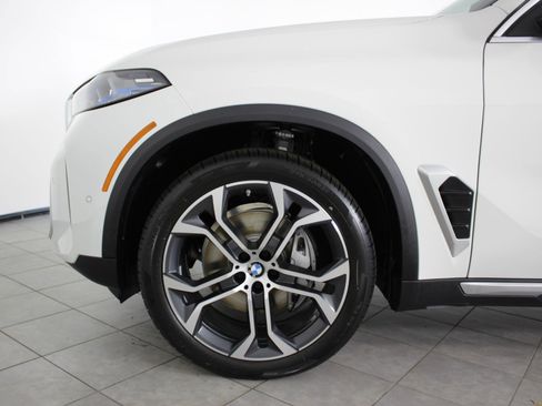 New 2026 BMW X5 xDrive40i w/ Climate Comfort Package image 11