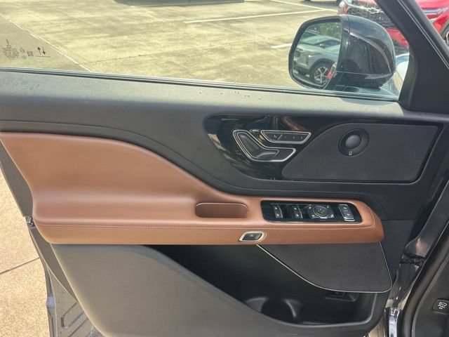 Used 2023 Lincoln Aviator Reserve w/ Equipment Group 201A RWD image 11