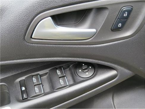 Used 2016 Ford Transit Connect XLT image 12