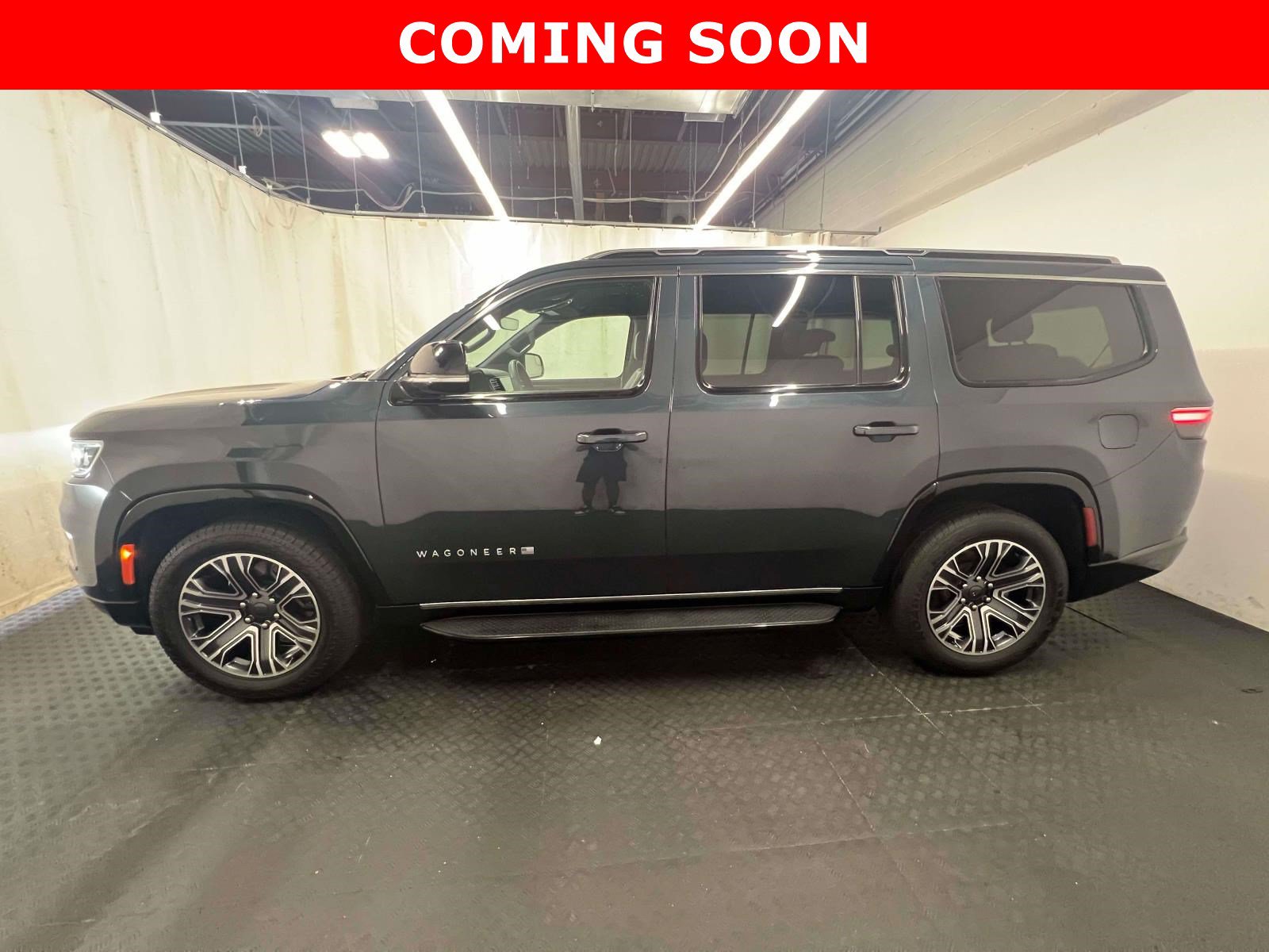 Certified 2024 Jeep Wagoneer Series II w/ Flexible Seating Group AWD/4WD image 11